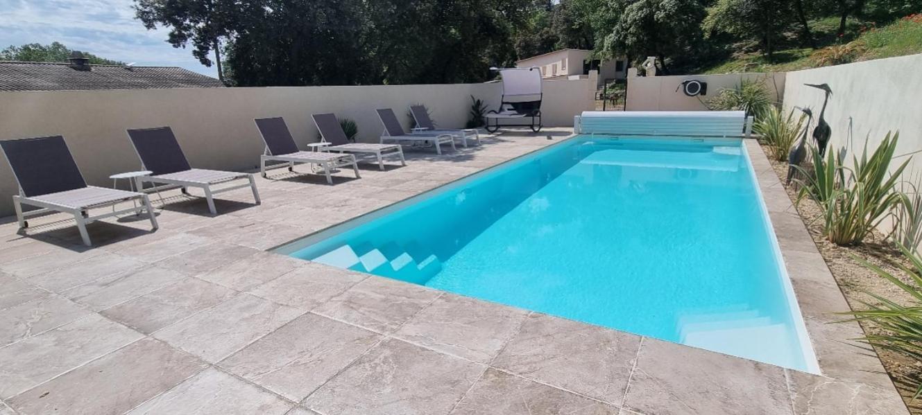 Aparthotel Les Bois De Zola Entre Provence Et Luberon à Saint-Esteve-Janson Chambre photo