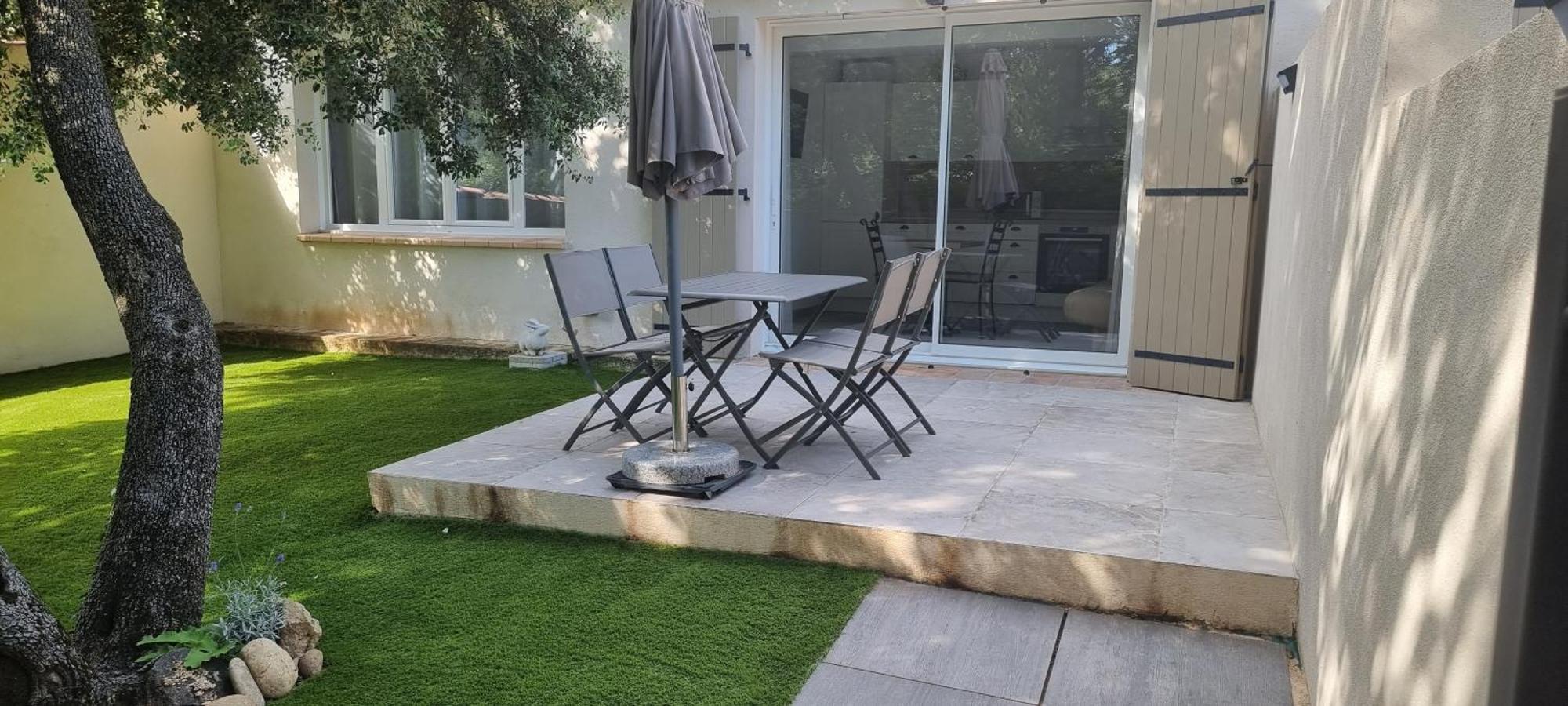 Aparthotel Les Bois De Zola Entre Provence Et Luberon à Saint-Esteve-Janson Extérieur photo