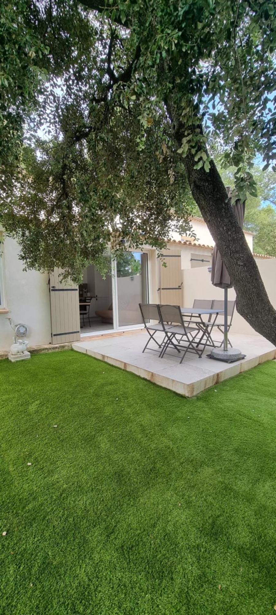 Aparthotel Les Bois De Zola Entre Provence Et Luberon à Saint-Esteve-Janson Extérieur photo